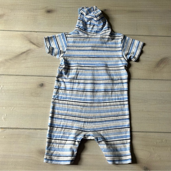 NWOT 100% Pima Cotton Feather Baby Hooded Striped Blue and White Kids Romper - Picture 5 of 5